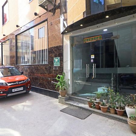 Hotel Paragon Suites New Delhi Exteriör bild