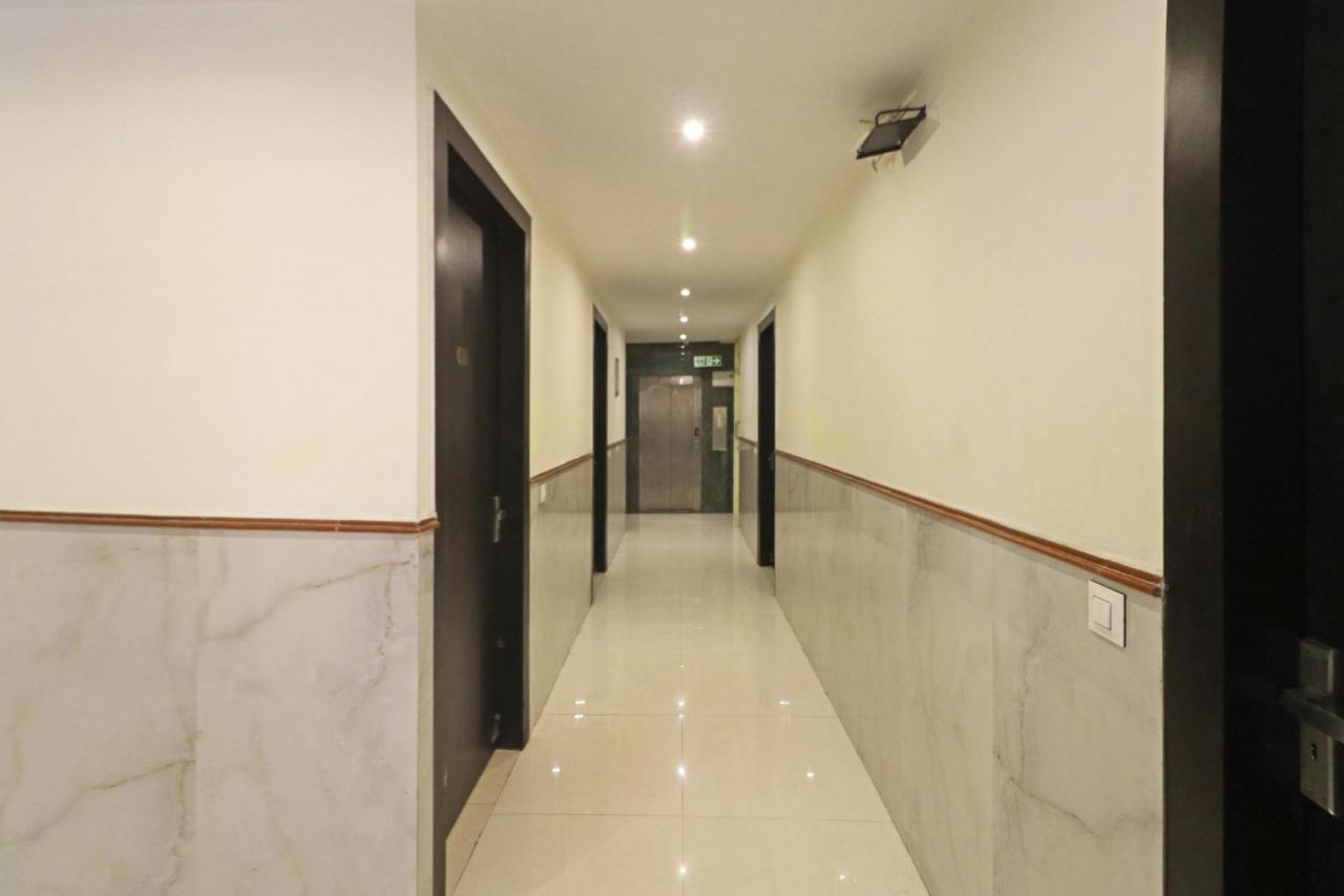 Hotel Paragon Suites New Delhi Exteriör bild