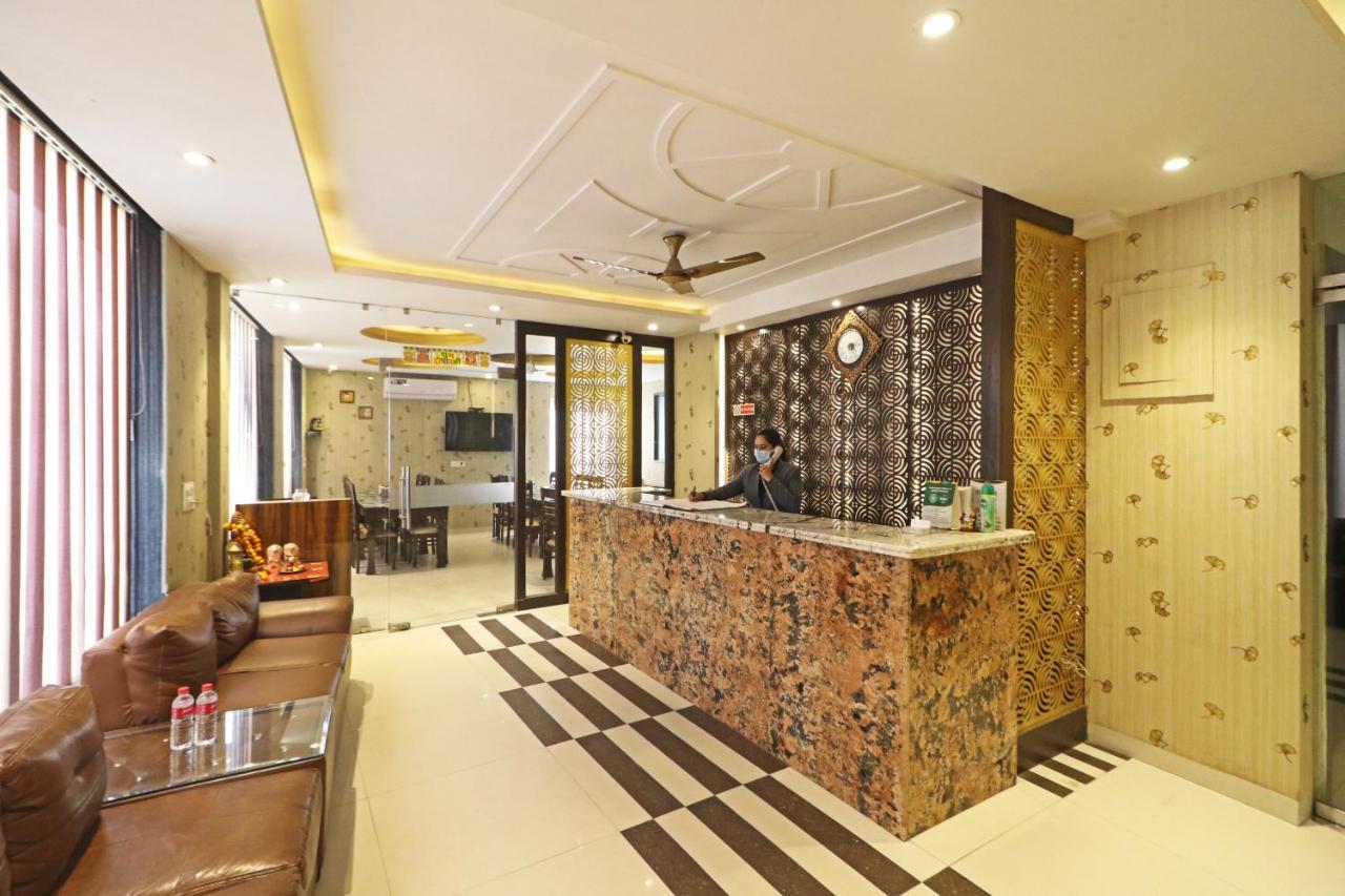 Hotel Paragon Suites New Delhi Exteriör bild